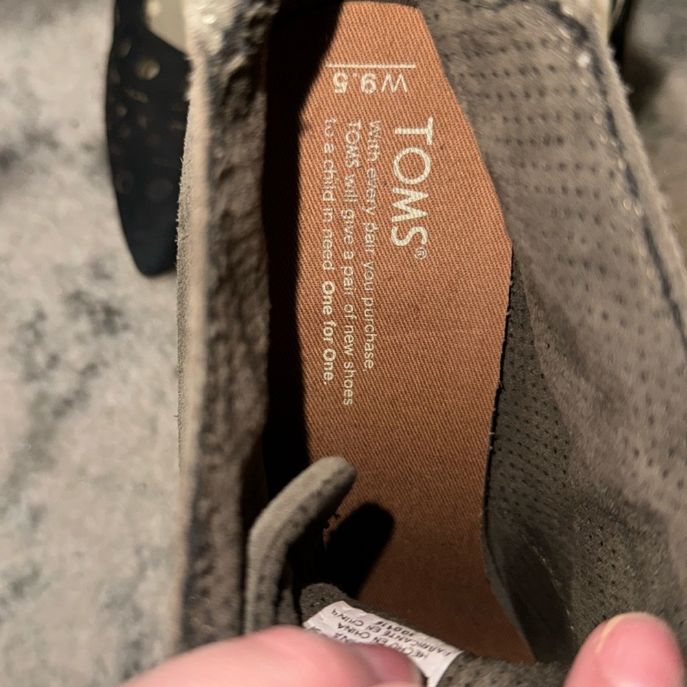 Tom’s Women Size 9.5 wide forest green suede heel boots